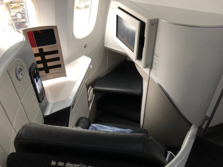 air france business hard seat forward view
