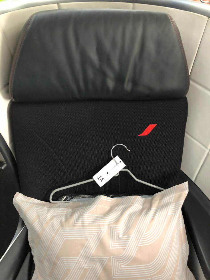 air france business hard seat head rest