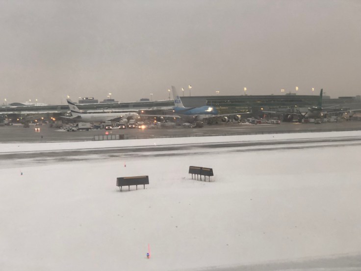 air france business view landing taxiing 2
