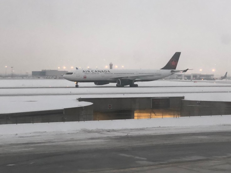 air france business view landing taxiing 3