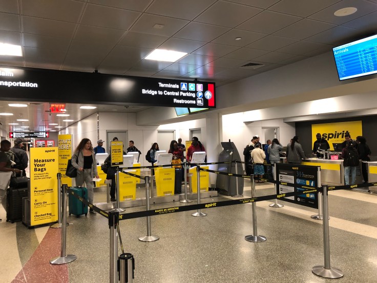 spirit airlines airport check in area