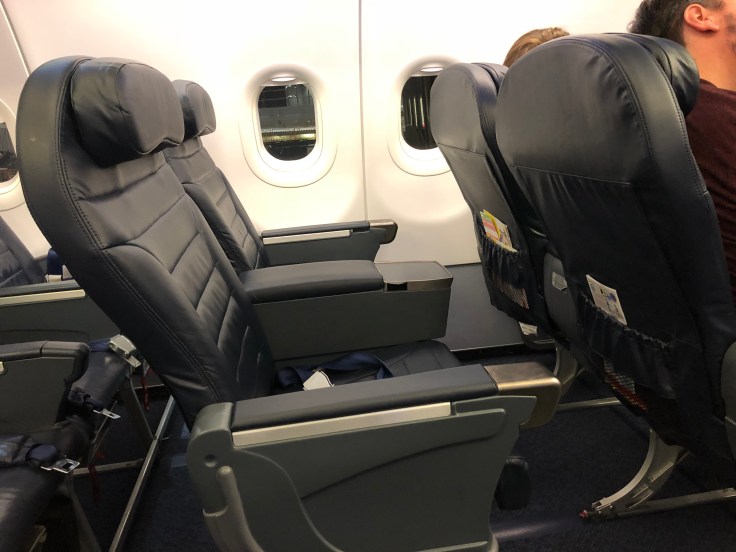 spirit airlines hard big front profile