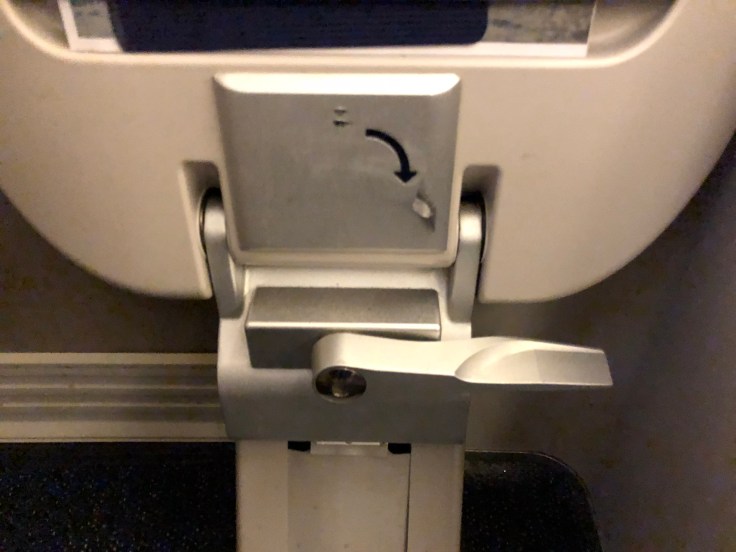 british airways club world hard seat legrest ottoman release mechanism