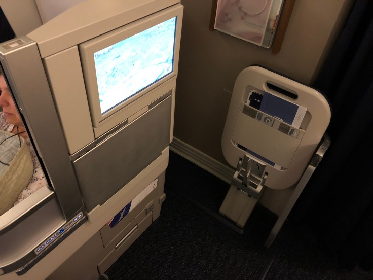 british airways club world hard seat side column alternate view 2