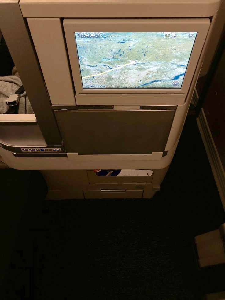british airways club world hard seat side column alternate view