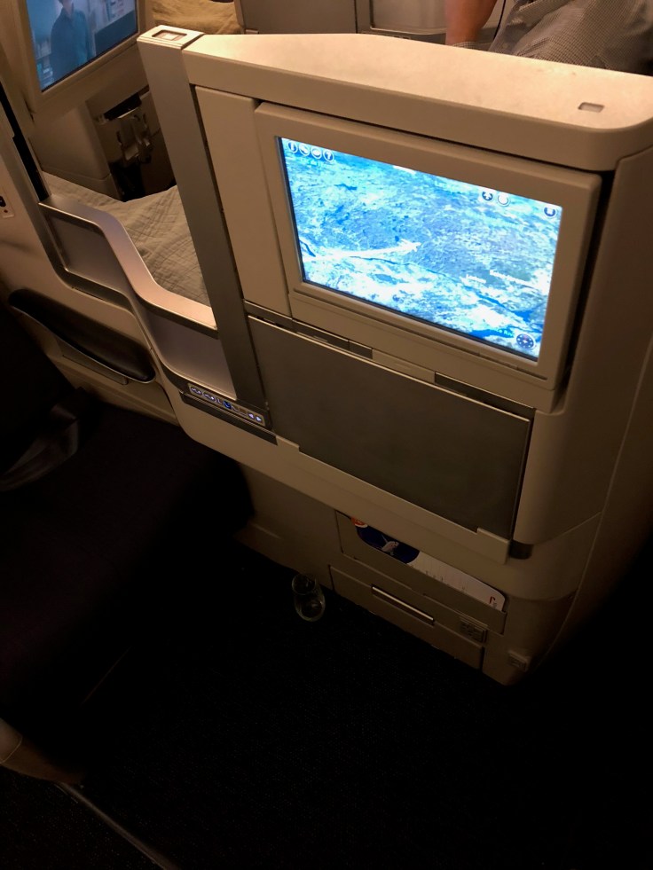 british airways club world hard seat side column