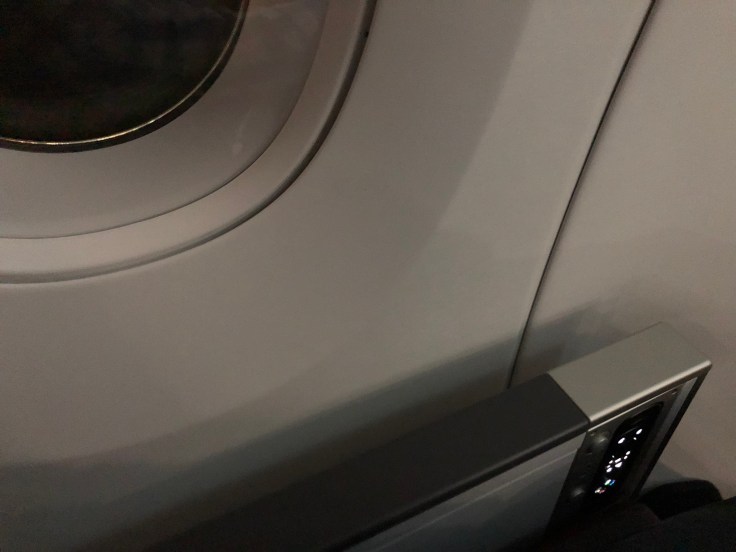 2019 iberia premium economy 03 goodie storage