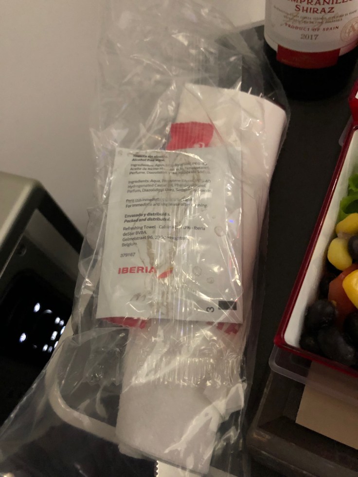 2019 iberia premium economy 06 01 dinner utensils packaged