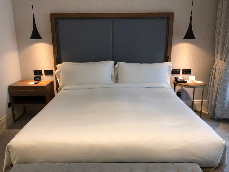 2019 hilton doubletree madrid 03 bedding
