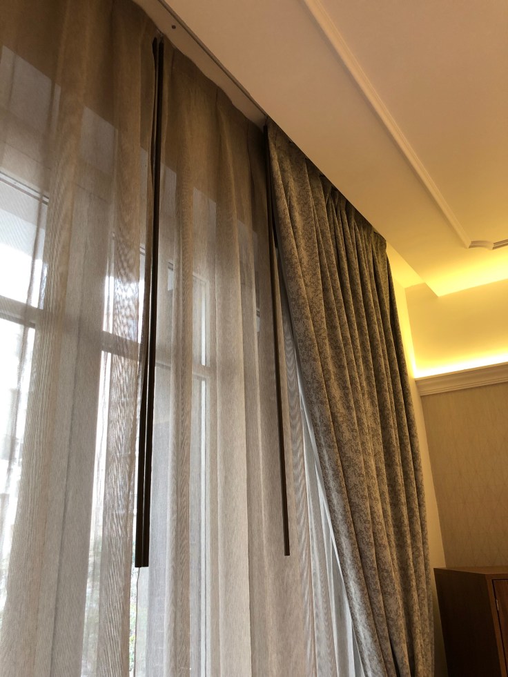 2019 hilton doubletree madrid 03 curtains