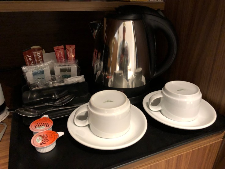 2019 hilton doubletree madrid 04 cabinet coffee