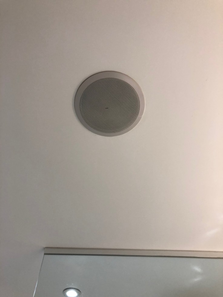 2019 hilton doubletree madrid 05.5 built in speakers