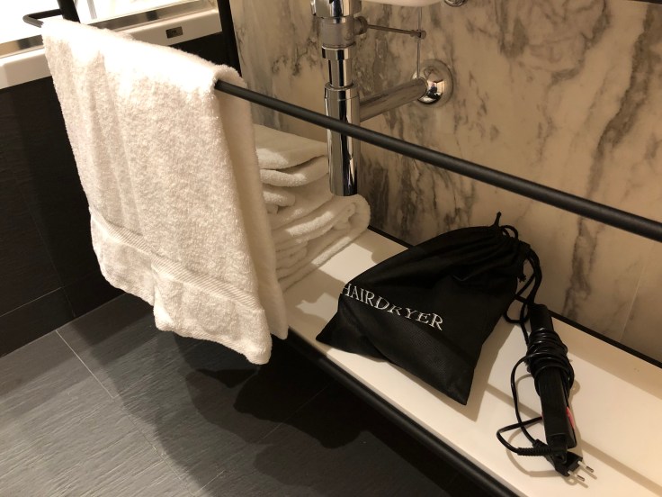 2019 hilton doubletree madrid 05.5 undersink goodies