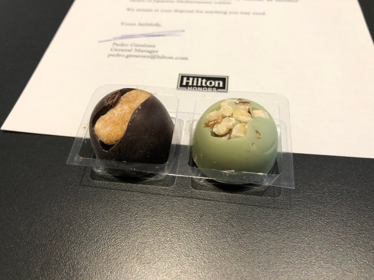 2019 hilton doubletree madrid 06 welcome chocolates