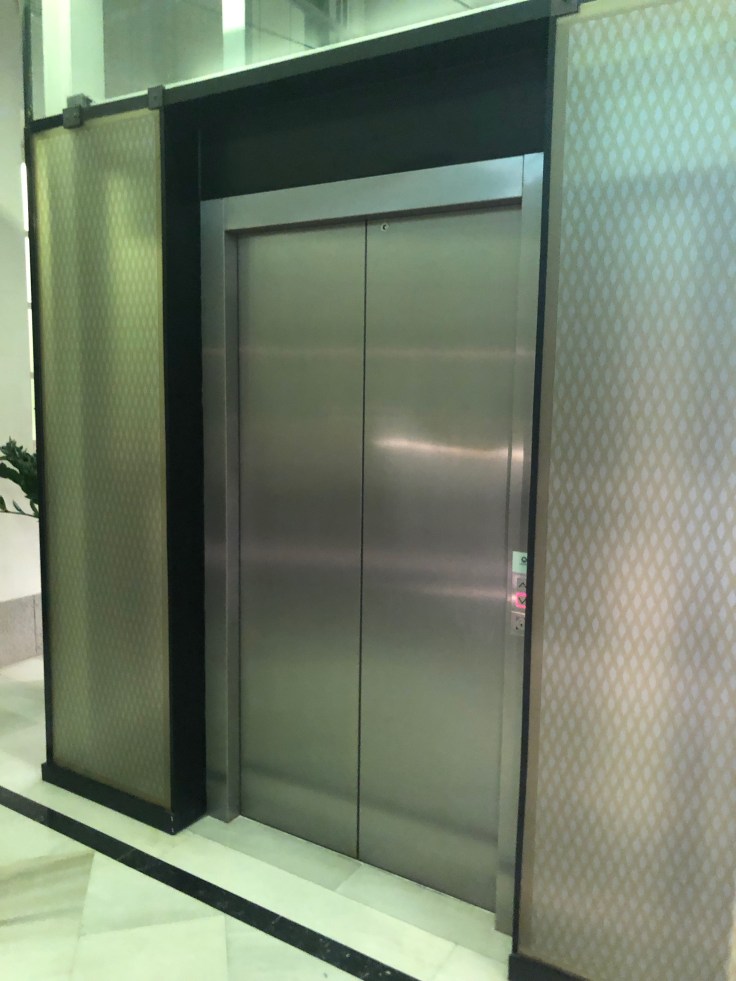2019 hilton doubletree madrid 07 elevator