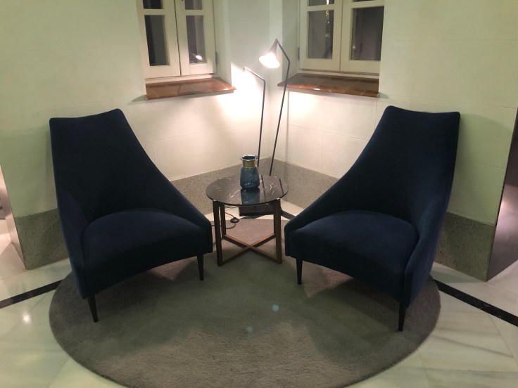 2019 hilton doubletree madrid 07 tucked away seating area