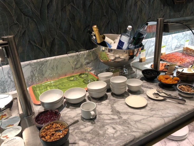 2019 hilton doubletree madrid 08 breakfast buffet spread 07