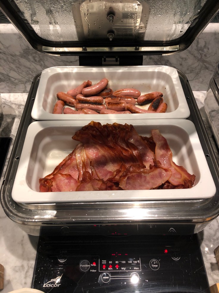 2019 hilton doubletree madrid 08 breakfast buffet spread 15