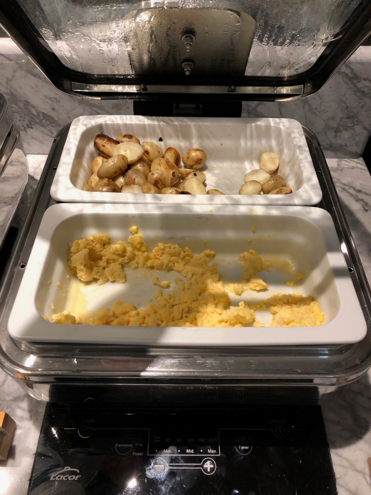 2019 hilton doubletree madrid 08 breakfast buffet spread 16