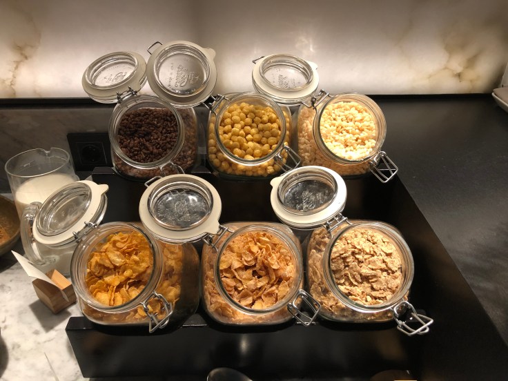 2019 hilton doubletree madrid 08 breakfast buffet spread 17