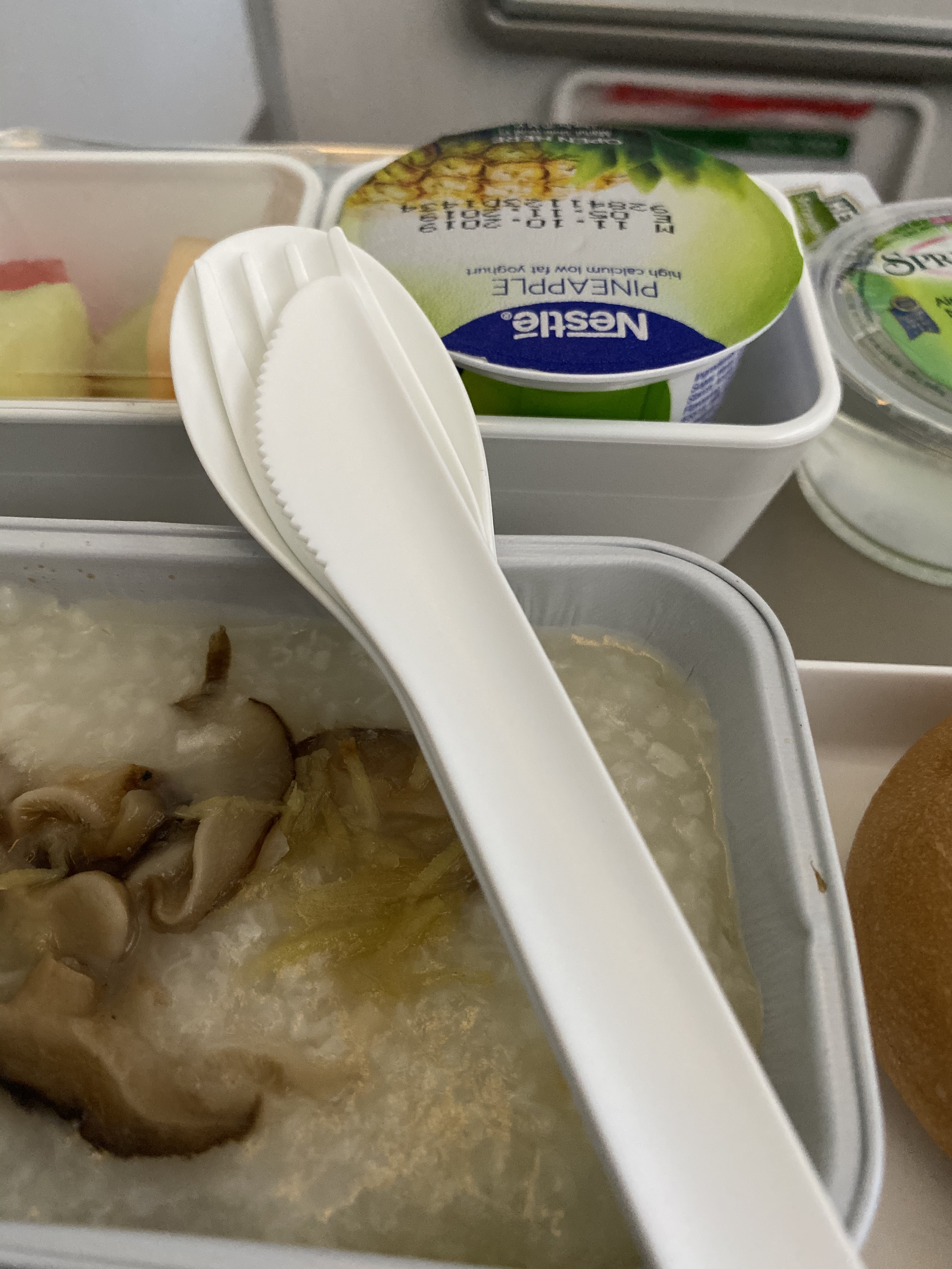 Cathay Pacific Premium Economy Dinnerware