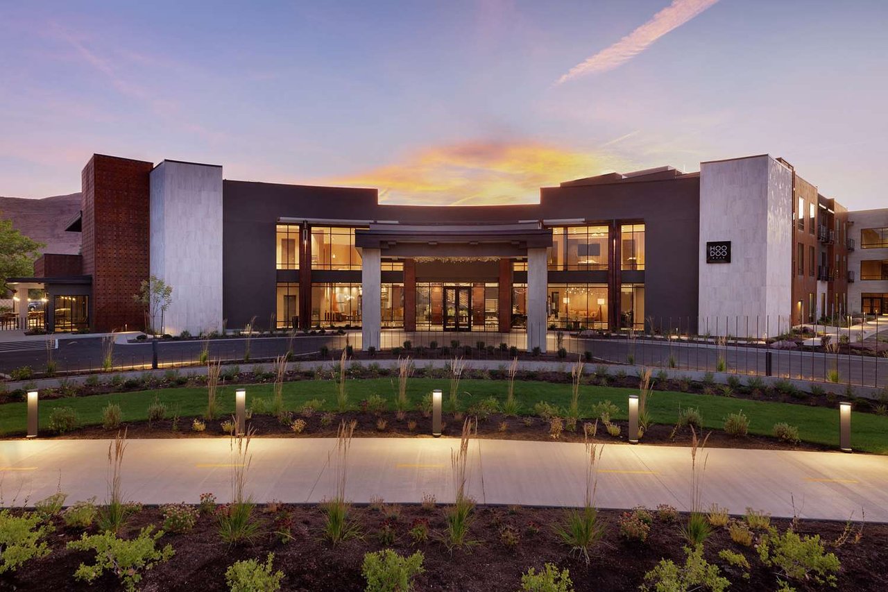 2020 Curio Hoodoo Moab 01 01 entrance promo